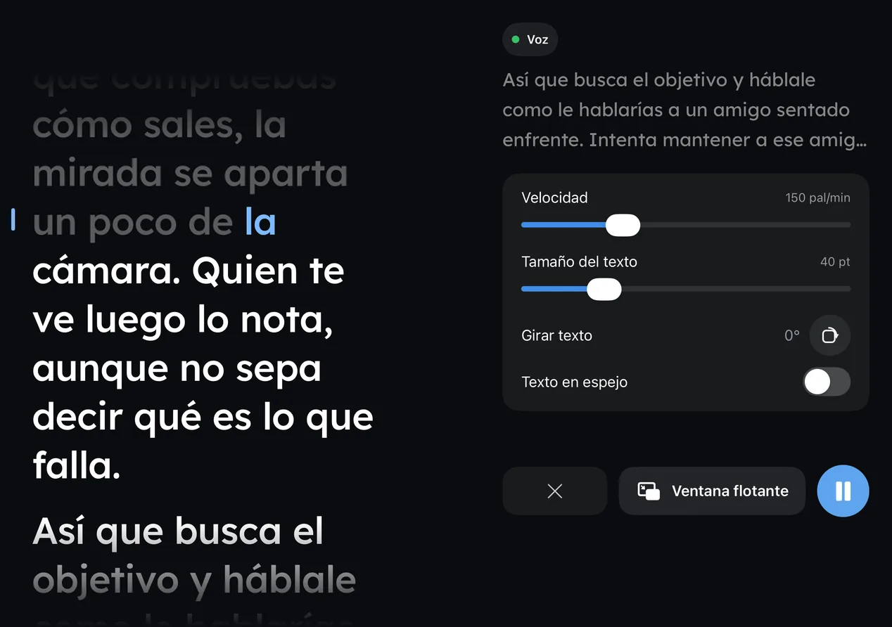 Wispim en un iPhone Duo plegado como un libro durante una toma, con el guion a la izquierda y los controles a la derecha