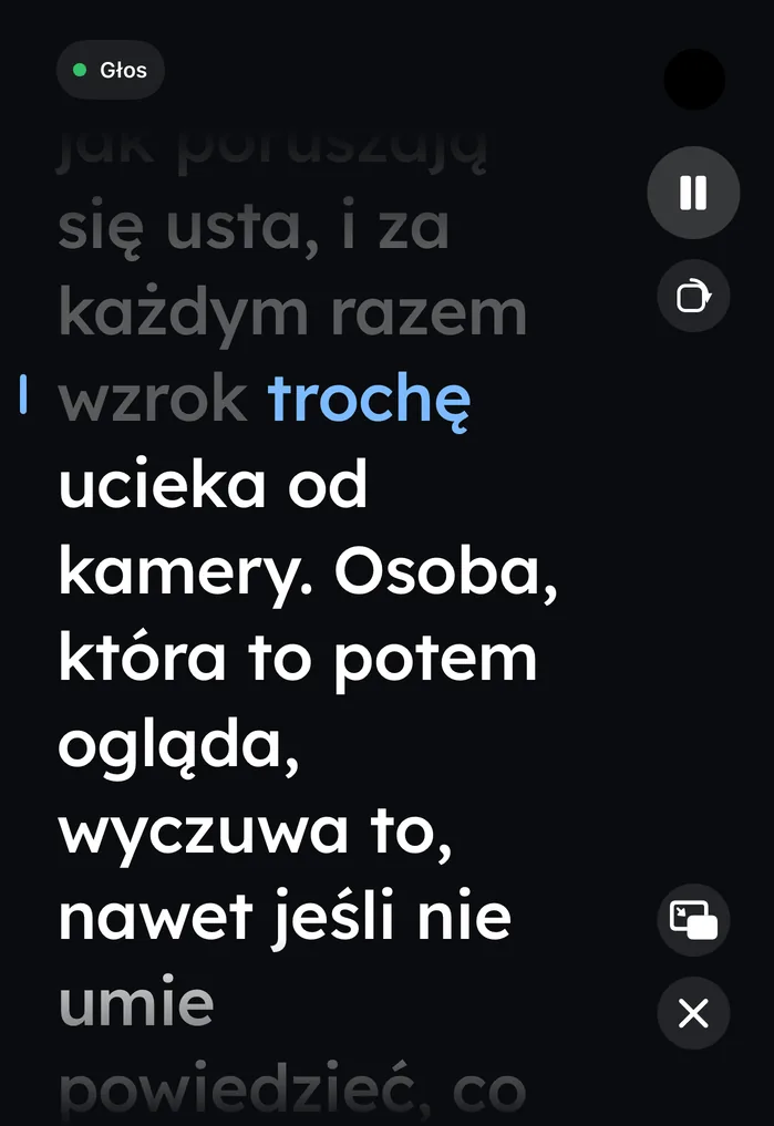 Wispim na zamkniętym iPhonie Duo w trakcie czytania, z przyciskami w listwie przy prawej krawędzi