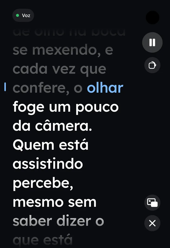 O Wispim no iPhone Duo fechado durante um take, com os controles num trilho na borda direita
